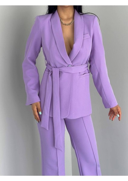 Bağlamalı Sahte Cepli Kemerli Şal Yaka Blazer Ceket Boru Paça Esnek Pantolon Takım Elbise modelleri