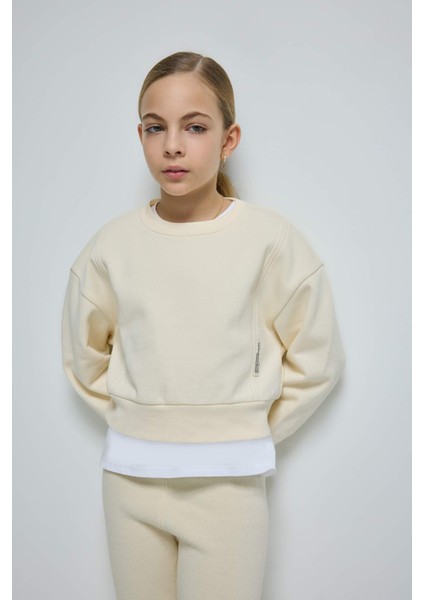 Kız Çocuk Relax Fit Bisiklet Yaka Basic Düz İçi Yumuşak Tüylü Sweatshirt D4298A824WN