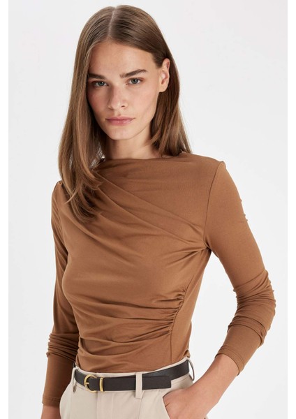 Slim Fit Dar Kesim Kayık Yaka Basic Düz Uzun Kollu Bluz D5300AX24AU