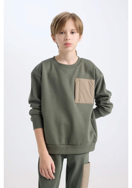 Erkek Çocuk Oversize Geniş Kalıp Bisiklet Yaka Sweatshirt D5788A824WN indirimleri