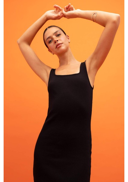 Bodycon Vücuda Oturan Basic Düz Kare Yaka Fitilli Kaşkorse Kolsuz Midi Elbise Z7577AZ23SM