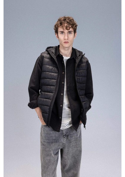 Hafif Şişme Yelek Su İtici Slim Fit Dar Kesim Kapüşonlu Fermuarlı Cepli Mevsimlik N4652AZ24AU modelleri