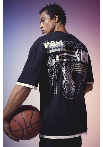 NBA Wordmark Oversize Fit Bisiklet Yaka Kısa Kollu Tişört Z4665AZ24SM
