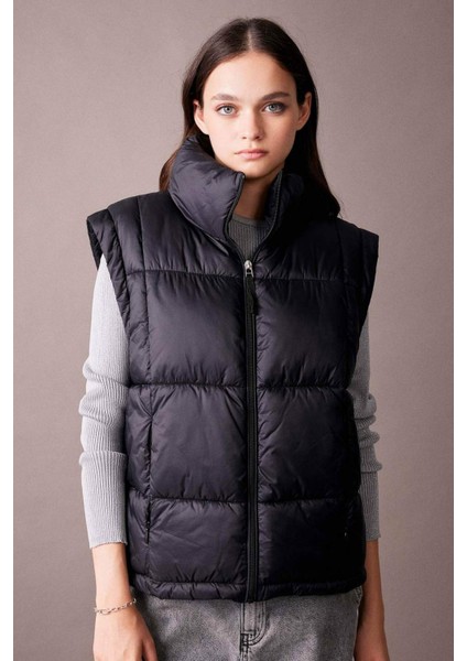 Su Geçirmez Regular Fit Yelek A0979AX23AU