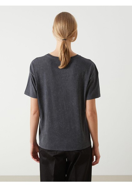 Lcw Vision Bisiklet Yaka Taşlı Kadın Tişört fırsatları