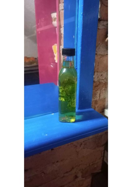 El Yapımı Içilebilir Zeytinyağı Özlü Isırgan Otu Yağı 250 ml