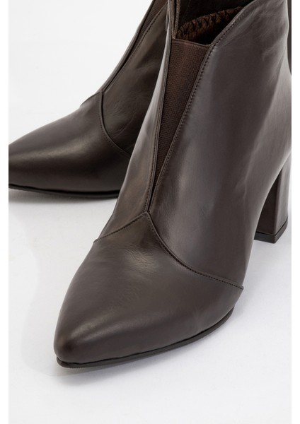 Finda Kahverengi Cilt Deri Kadın Topuklu Bot modelleri