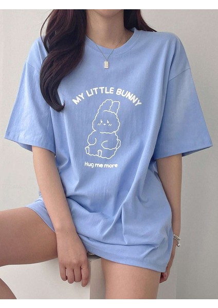 Lıttle Bunny Bakılı Süprem T-Shirt -Bebe Mavisi Oversize Bisiklet Yaka Kısa Kol Tişört fiyatları