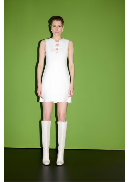 Yakası Fiyonklu Ekru Mini Elbise MKN3008 fiyatları