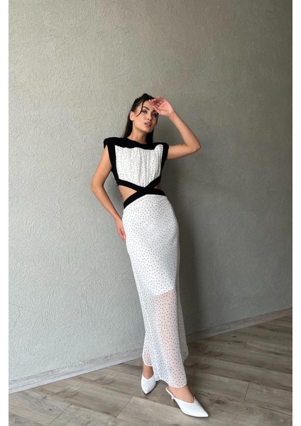 Beyaz Puantiyeli Vatkalı Pencere Detaylı Elbise