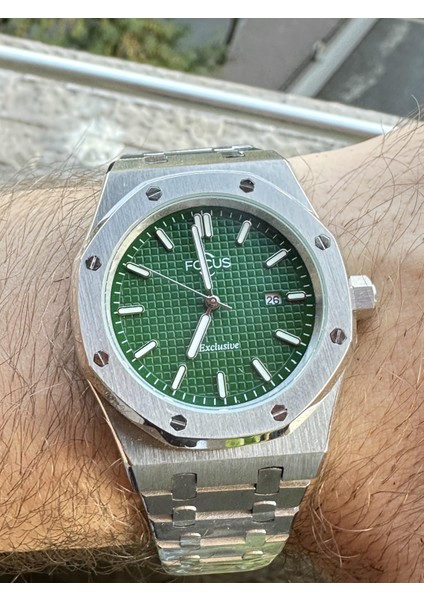 Exclusive Vidalı Tepe Çelik Kasa ve Kordon Erkek Kol Saati