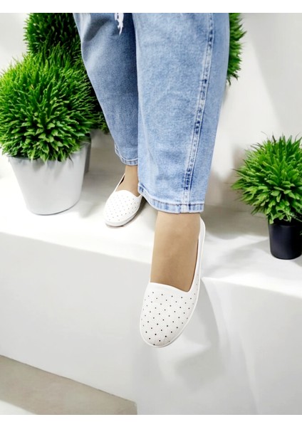 Kadın Kaydırmaz Taban Lazer Kesim Delikli Ev ve Dışarı Babeti