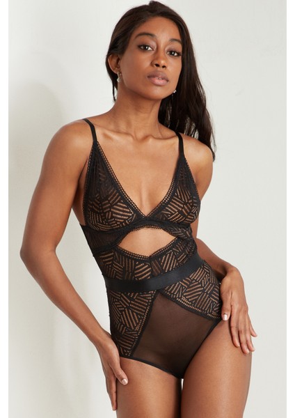 Isla Kadın Siyah Geometrik Dantelli Body