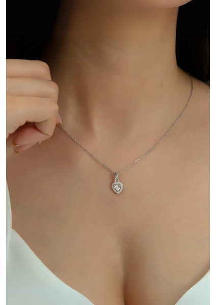Pırlanta Modeli Kalp Kolye 925 Ayar Gümüş modelleri
