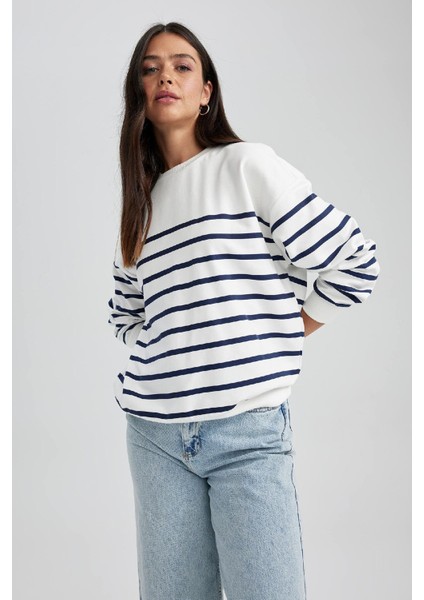 Relax Fit Bisiklet Yaka Çizgili İnce Sweatshirt A9255AX23WN