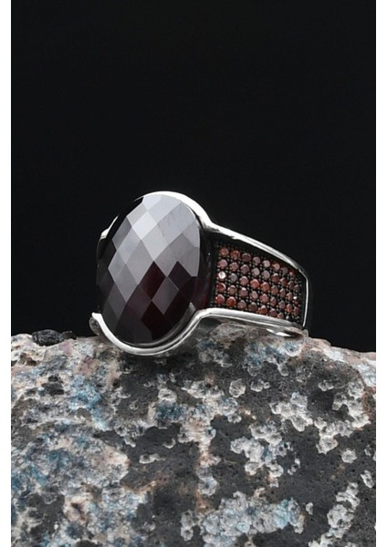 925 Ayar Gümüş Erkek Yüzüğü Kırmızı Zirkon Taşlı Zirkon Taş Süslemeli 901460