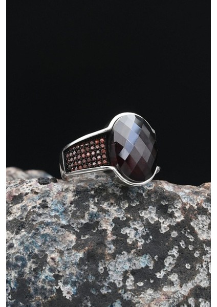 925 Ayar Gümüş Erkek Yüzüğü Kırmızı Zirkon Taşlı Zirkon Taş Süslemeli 901460 fiyatları