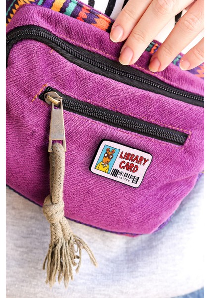 Library Card Arthur - Rozet - Ahşap - Pin - Broş - Yaka Çanta Aksesuar modelleri