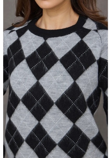 Ekose Baklava Desenli Yumuşak Dokulu Triko Kazak - Şıklık ve Konfor Bir Arada fiyatları