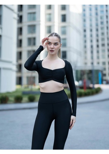 Önü Büzgülü Spor Crop Tişört