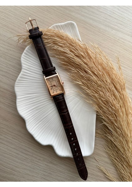 Retro Minimal Deri Kordon Vintage Kadın Kol Saati modelleri