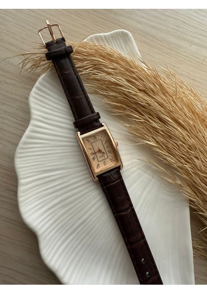 Retro Minimal Deri Kordon Vintage Kadın Kol Saati fırsatları