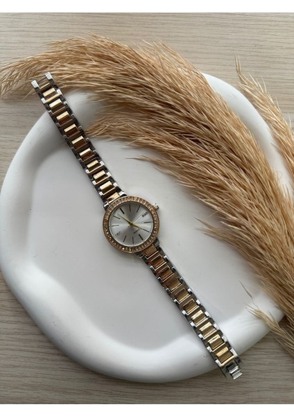 Retro Minimal Büyük Kadran Kordon Vintage Kadın Kol Saati