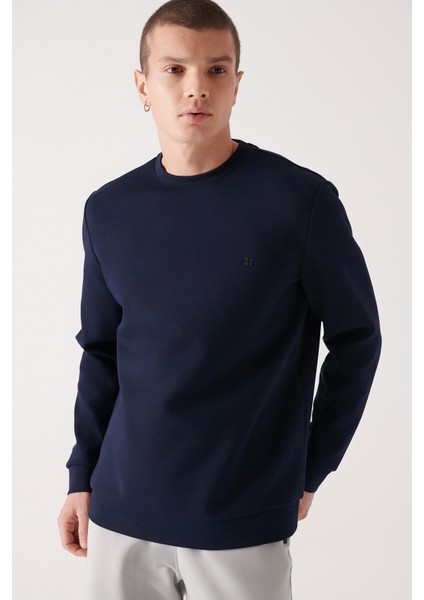 Erkek Lacivert Bisiklet Yaka Esnek Yumuşak Doku İnterlok Kumaş Basic Regular Fit Sweatshirt B001100