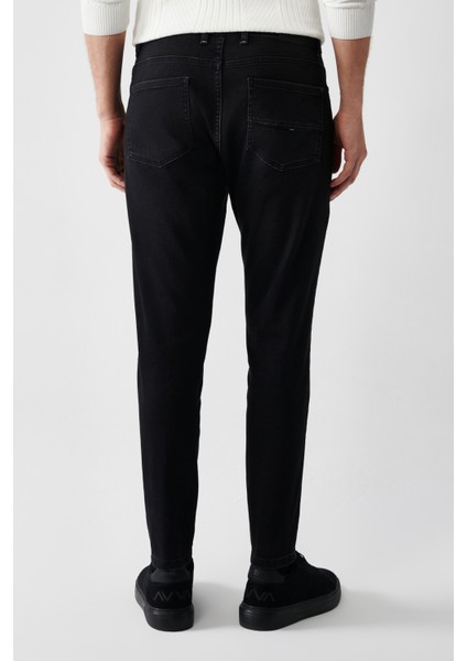 Erkek Siyah Eskitme Yıkamalı Kaplamalı Jean Pantolon B003517