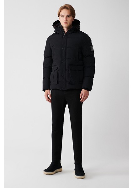 Erkek Siyah Kapüşonlu İçi Peluş Detaylı Su İtici Kumaşlı Şişme Mont A32Y6046