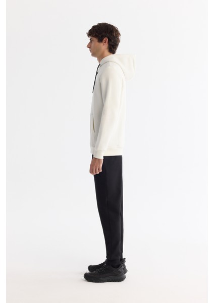 Erkek Beyaz Kapüşonlu 3 İplik Şardonlu Fermuarlı Regular Fit Sweatshirt E001019 fırsatları