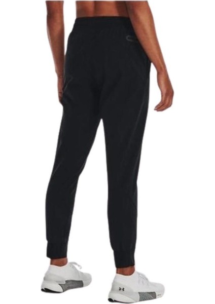 UA Unstoppable Jogger 1376926-001 KADIN Siyah Tişört