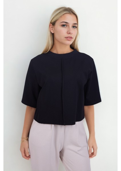 Önü Dikişli Yuvarlak Yaka Kısa Kol Modal Bluz