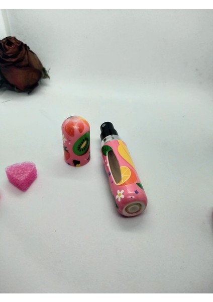 Mini Seyahat Parfüm Dolumlu Atomizer, Taşınabilir Parfüm Sprey Şişesi (Çilek Desenli) 5 Ml