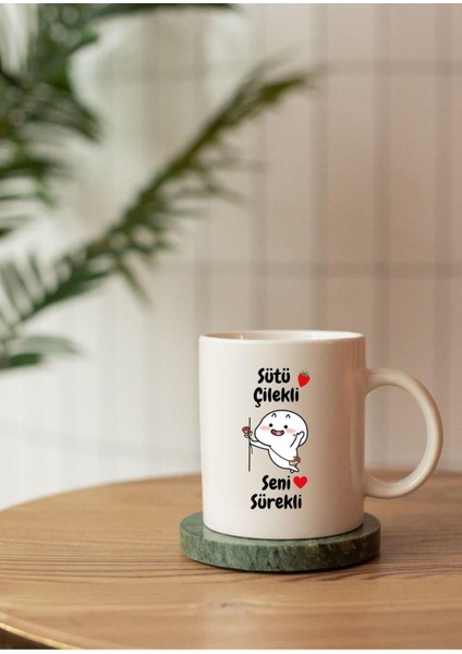 Quby Desen Baskılı Sütü Çilekli Seni Sürekli Yazılı Kişiye Özel Isim Yazılı Özel Kupa Bardak