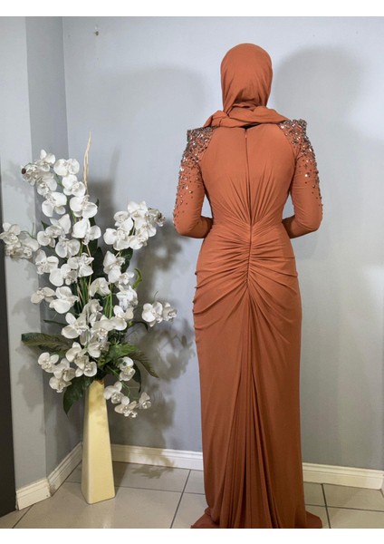 Kolları Taşlı Abiye Elbise
