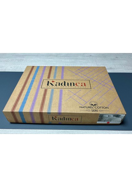 Çift Kişilik Nevresim Takımı Bordo-Bej Nevresim Takımı Ebatları: Çift Kişilik Nevresim : 200x220 cm , Çarşaf : 240x260 cm Yastık Kılıfı : 50x70 cm (2 Adet)