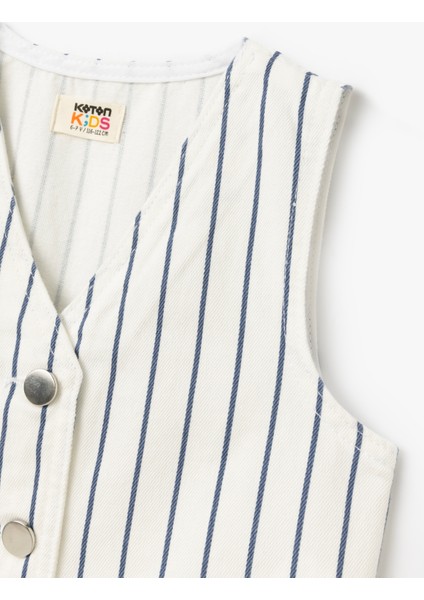 Pamuklu Düğme Detaylı V Yaka Çizgili Yelek modelleri