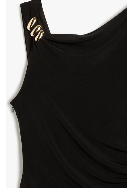 Metal Aksesuar Detaylı Kolsuz Degaje Yaka Uzun A Kesim Drapeli Elbise indirimleri