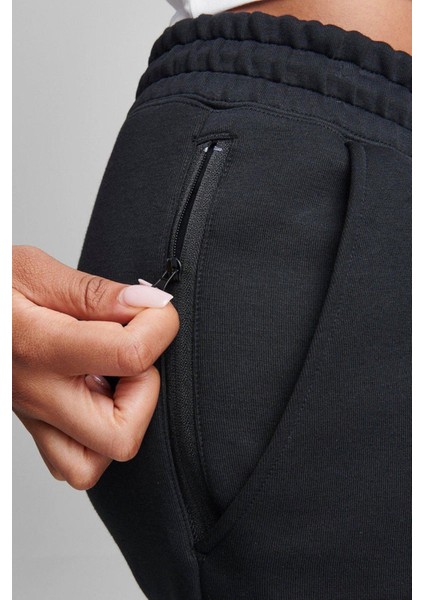 Sportswear Tech Fleece Standart Fit Mid Rise Jogger Black Kadın Eşofman Altı Siyah