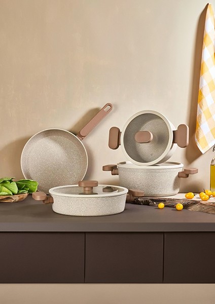 26 Cm Basık Silikon Kenarlı Cam Kapak Granit Tencere - Kahverengi