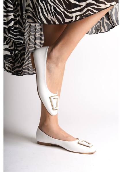 KAYLA Bağcıksız Ortopedik Rahat Taban Toka Detaylı Kadın Babet - Beyaz fiyatları