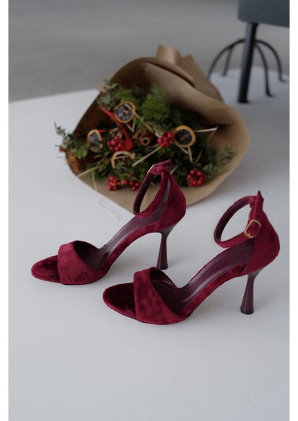 Kadife Topuklu Ayakkabı