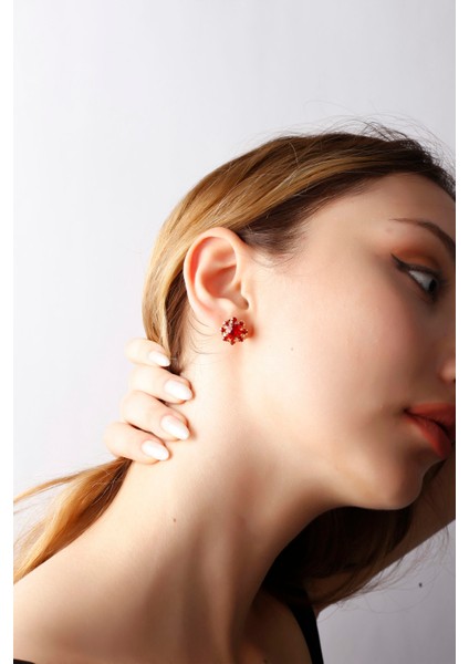 Matya Altın Renk Lak Kaplama Çivili Kırmızı Zirkon Taşlı Model Küpe fırsatları