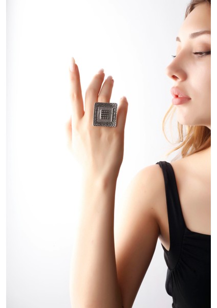 Matya Kare Motifli Ayarlanabilir Antik Gümüş Kaplama Yüzük fiyatları