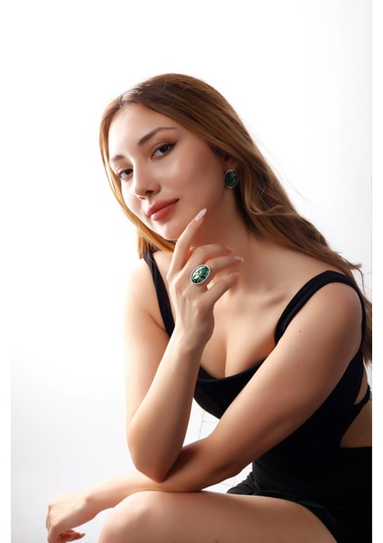 Matya Antik Gümüş Kaplama Ayarlanabilir Yeşil Taşlı Çivili Model El Işçiliği Küpe & Yüzük Set fırsatları