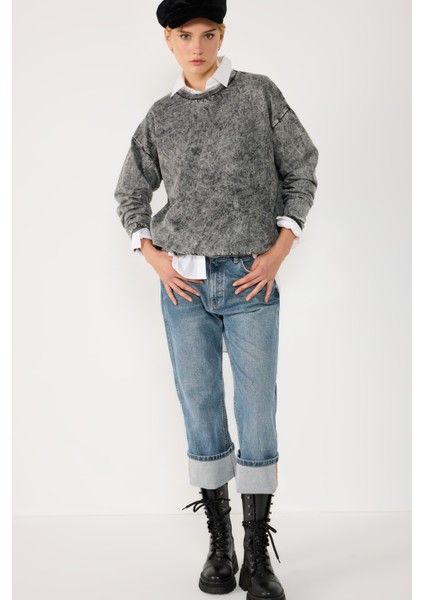 Bisiklet Yaka Basic Asit Yıkamalı Sweatshirt
