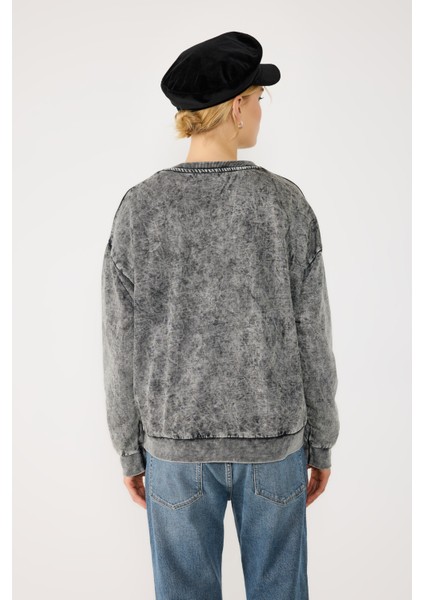 Bisiklet Yaka Basic Asit Yıkamalı Sweatshirt