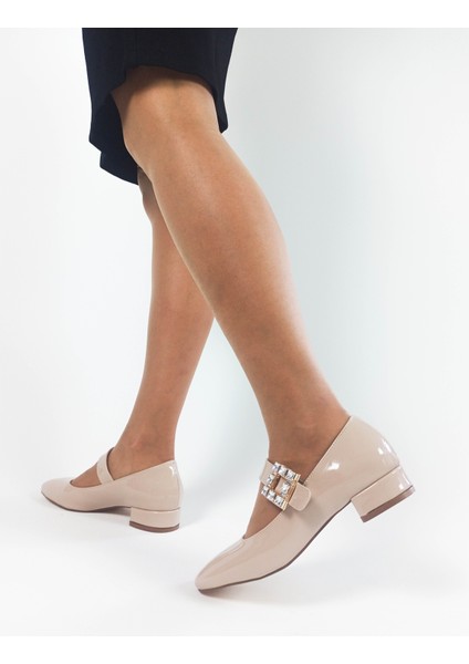 Bej Renk Rugan Yuvarlak Burun Tokalı Bantlı Kadın Topuklu Ayakkabı fırsatları
