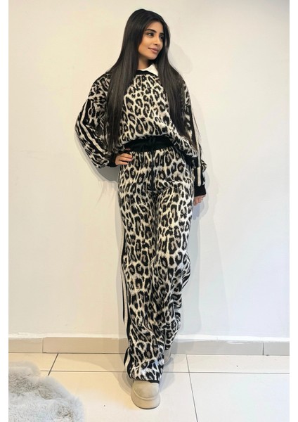 KZK003 Leopar Desen Kol ve Bel Kısmı Siyah Şeritli Kazak
